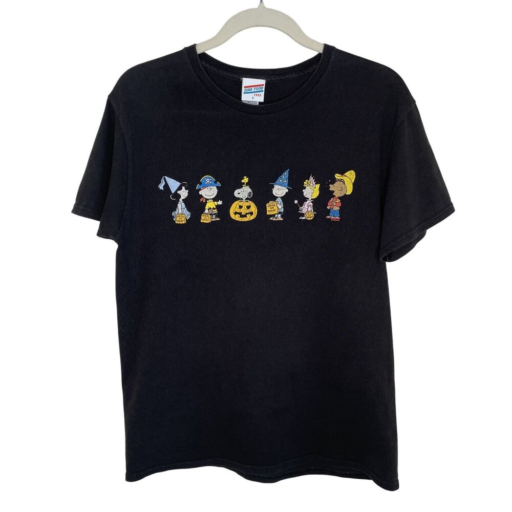 Peanuts Halloween Graphic Tee By Junk Food, S